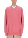Comme Des Garçons Relaxed-fit V-neck Wool Jersey Sweater In Pink