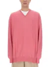 Comme Des Garçons Relaxed-fit V-neck Wool Jersey Sweater In Pink
