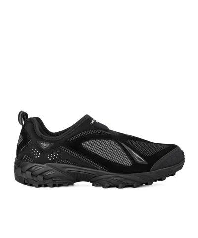 Comme Des Garçons Round Toe Sneakers In Black