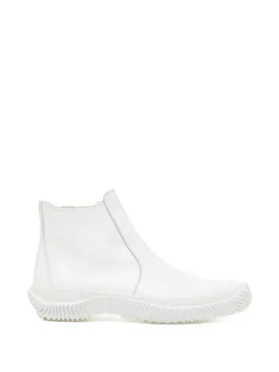 Comme Des Garçons Ruffled Boots In White