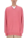 Comme Des Garçons Relaxed-fit V-neck Wool Jersey Sweater In Pink