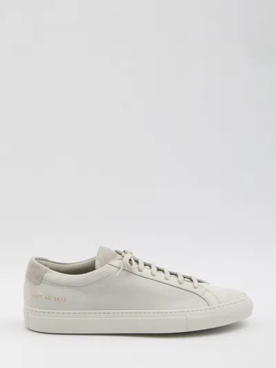 COMMON PROJECTS ACHILLES SNEAKERS IN LIGHT GREY NUBUCK