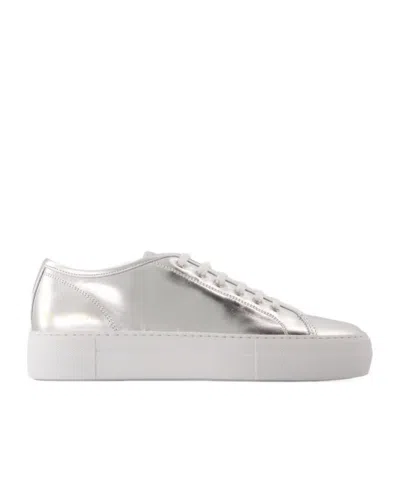 COMMON PROJECTS LACED SNEAKERS