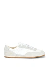 Common Projects Minimal Runner Sneaker In White