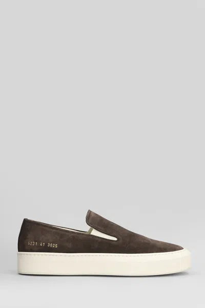 COMMON PROJECTS SLIP ON SNEAKERS IN BROWN SUEDE