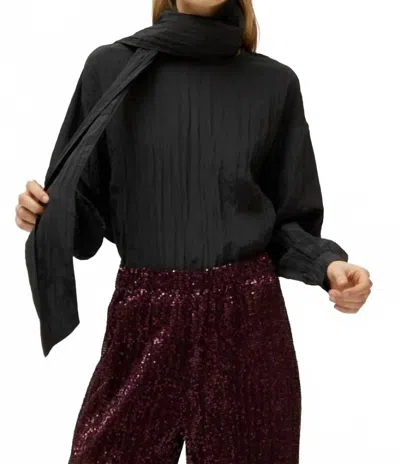 Compañía Fantástica Long Sleeve Satin Crinkle With Scarf Top In Black