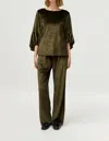 Compañía Fantástica Puff Sleeve Velvet Top In Green In Green