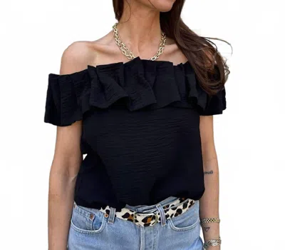 Compañía Fantástica Ruffle Off-shoulder Top In Black