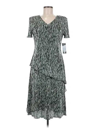 Pre-owned Connected Apparel Casual Dress In Green