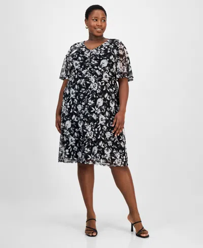 Connected Plus Size V-neck Ruch-front Short-sleeve Mesh Dress