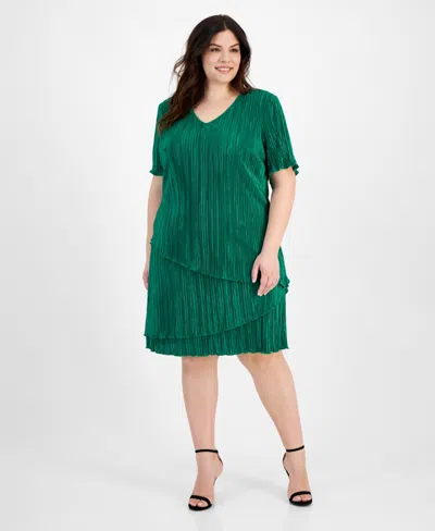Connected Plus Size V-neck Short-sleeve Tiered Dress In Bright Grn