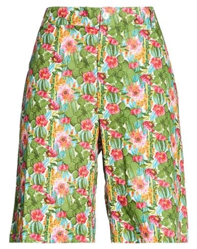 Connor & Blake Woman Shorts & Bermuda Shorts Green Size M Cotton In Animal Print