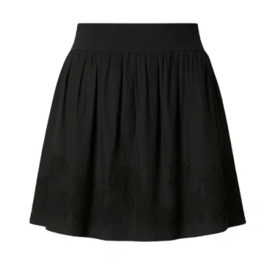 Conquista Women's Black Embroidery Detail Pleated Skirt