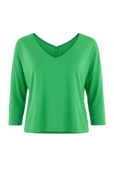 Conquista Women's Green Back Button Long Sleeve Tee