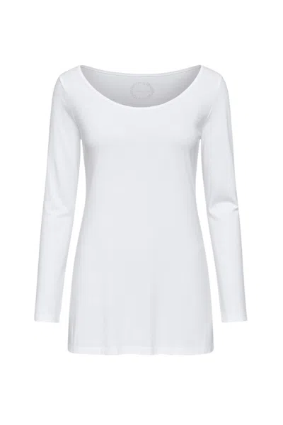 Conquista Women's White Classic Scoop-neck Long-sleeve Tunic