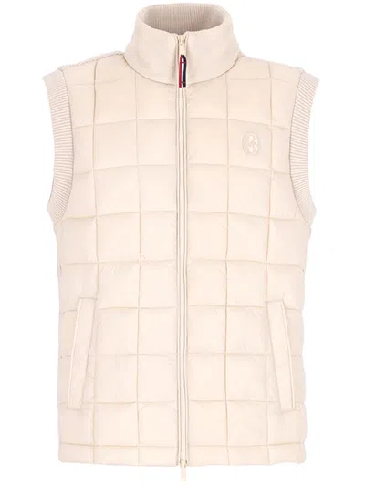 Conte Of Florence Quilted Sleeveless Jacket In Neutral