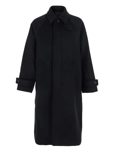 Coor Wide-collar Buttoned Coat In Black