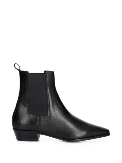 Copenhagen Cph294 Pointed-toe Chelsea Boots In Black