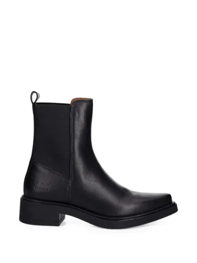 Copenhagen Cph301 Pointed-toe Pull-on Boots In Black