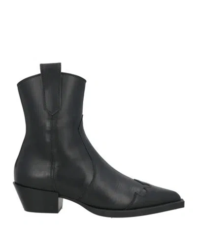 Copenhagen Studios Woman Ankle Boots Black Size 6 Leather