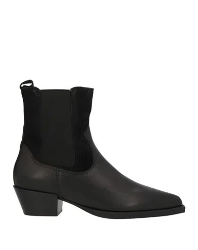 Copenhagen Studios Woman Ankle Boots Black Size 8 Leather