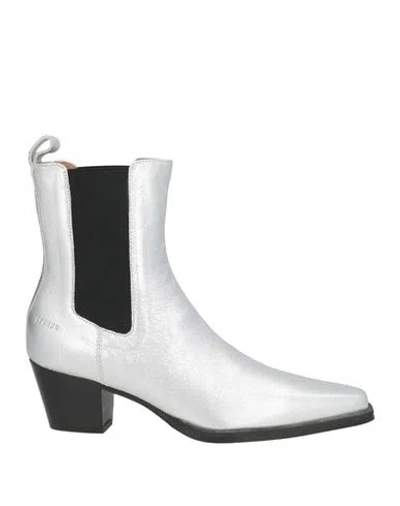 Copenhagen Studios Woman Ankle Boots Silver Size 6 Leather