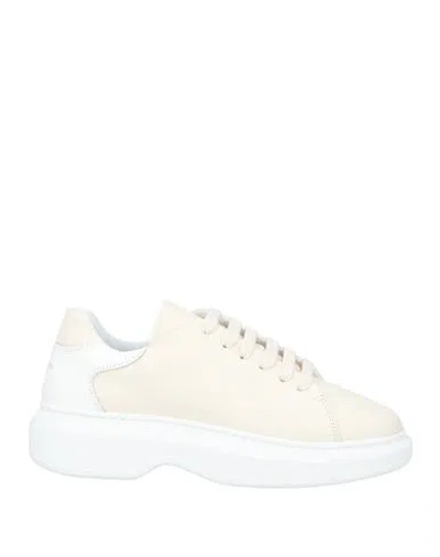 Copenhagen Studios Woman Sneakers Beige Size 7 Calfskin