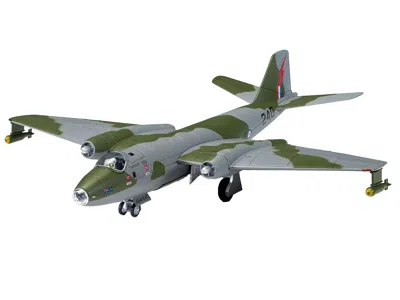 Corgi Gaf Canberra Mk.20 Bomber Aircraft "a84-240 Usaf 35th Tactical Fighter Wing Phan Rang Air Base Vietn In Green