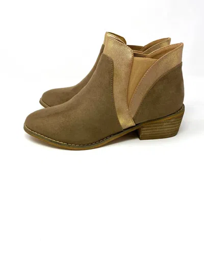 Corkys Drizzle Boots in BLACK