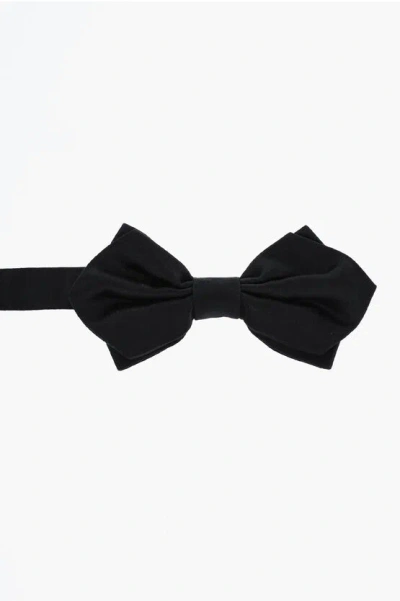 Corneliani Solid Color Diamond Point Bow Tie In Black