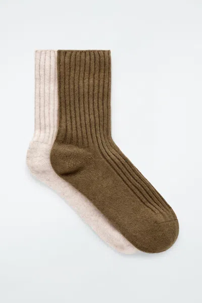 Cos 2-pack Cashmere Socks Gift Set In Beige