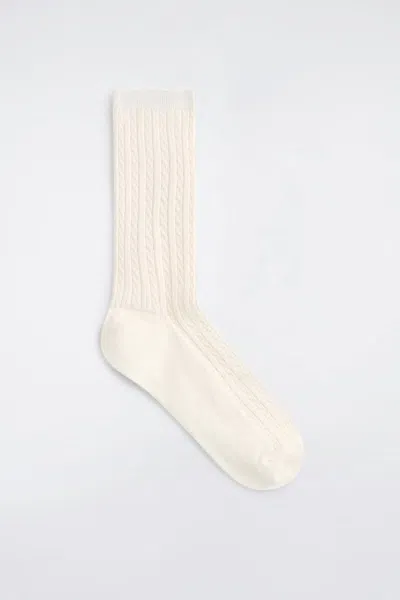 Cos Chaussettes En Maille Torsadée In Blanc