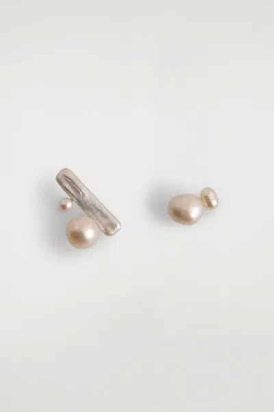 Cos Mismatched Freshwater Pearl Stud Earrings In Gold
