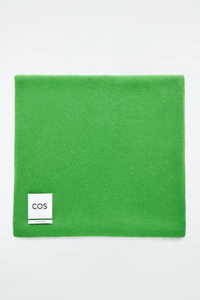 Cos Pure Cashmere Scarf In Green