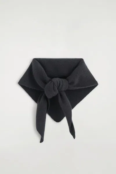 Cos Pure Cashmere Triangle Scarf In Blue