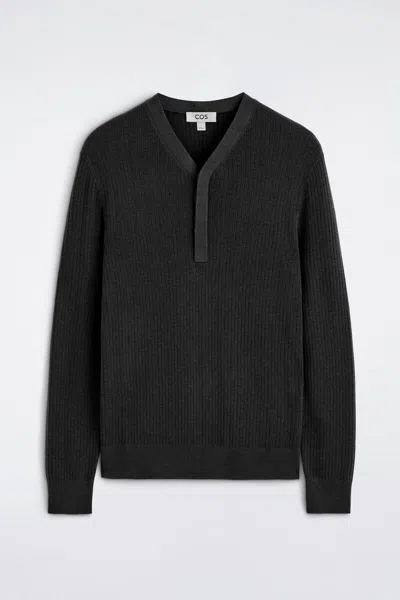 Cos Top Henley A Te In Nero
