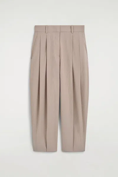 Cos Pantalon De Tailleur À Jambe Ballon En Coton In Sand