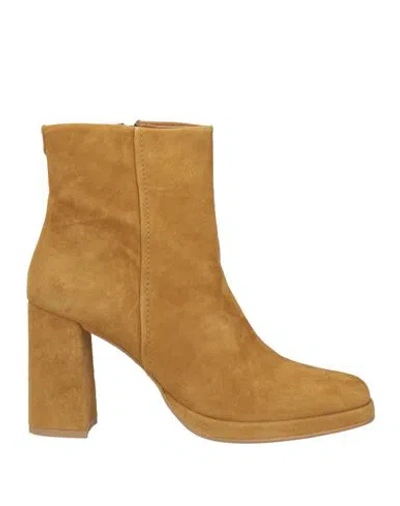 Cosmoparis Woman Ankle Boots Sand Size 9 Leather In Beige