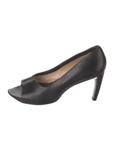 Pre-owned Costume National Leather Pumps In Black
