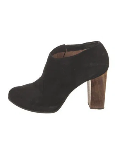 Pre-owned Costume National Suede Pumps In Black