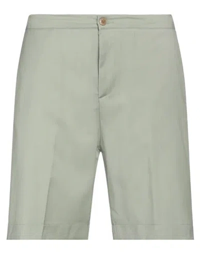 Costumein Man Shorts & Bermuda Shorts Light Green Size 32 Virgin Wool