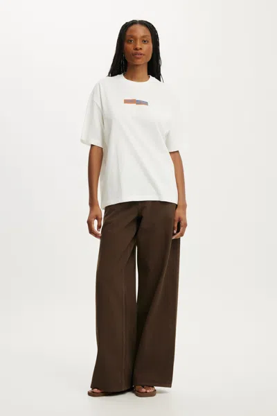 Cotton On Billie Eilish Music Boxy Graphic Tee In Lcn Bra Billie Eilish Billie / Vintage White