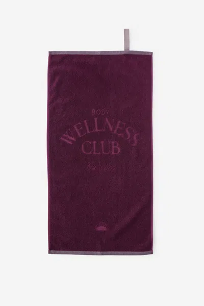 Cotton On Core Gym Towel In Pickled Beet