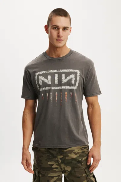 Cotton On Nine Inch Nails Music Loose Fit T-shirt In Lcn Bra Faded Slate - Nine Inch Nails - Scrat
