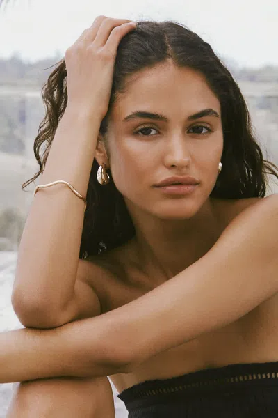 Cotton On Single Bracelet In Gold Plated Wavy Cuff