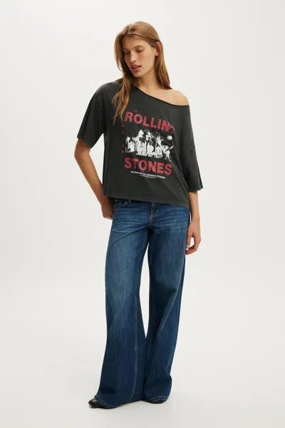 Cotton On The Rolling Stones Music Off The Shoulder Boxy Graphic Tee In Lcn Bra Rolling Stones Stadium / Washed Black