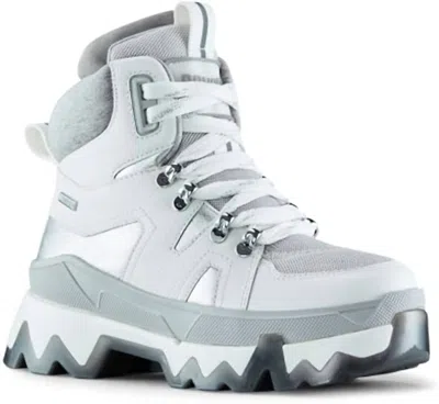 Cougar Women's Wicked Boot In White Silver In Multi