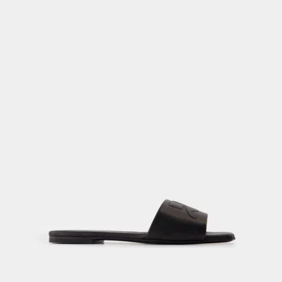 Courrèges Logo Nappa Leather Flat Sandals In Black