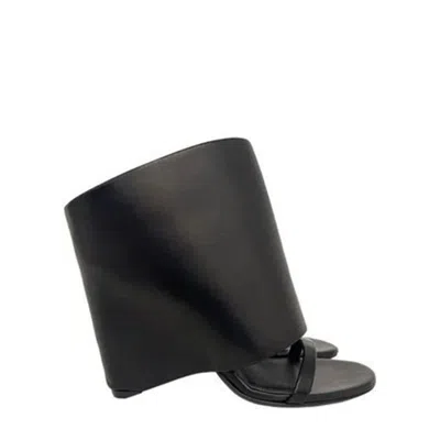 Courrèges Oblique Wedged Leather Sandals In Black