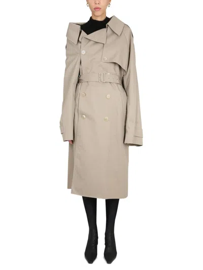 Coutr.com Balenciaga Off-the-shoulder Trench In Sand